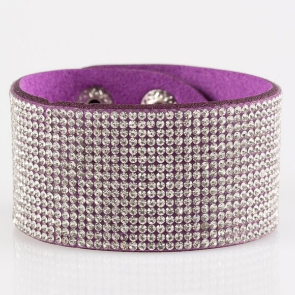 Paparazzi Roll With The Punches Bracelet - Picture 1 of 3